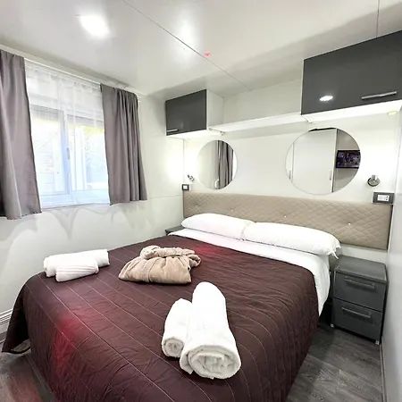 Campsite Luxury Caravan At Union Lido