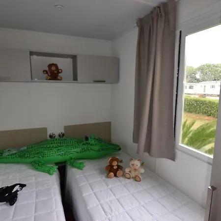 Luxury Caravan At Union Lido Kemping